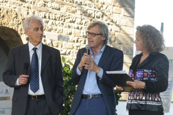 Vittorio Sgarbi, con Carlo Sburlati all'AcquiAmbiente (256)